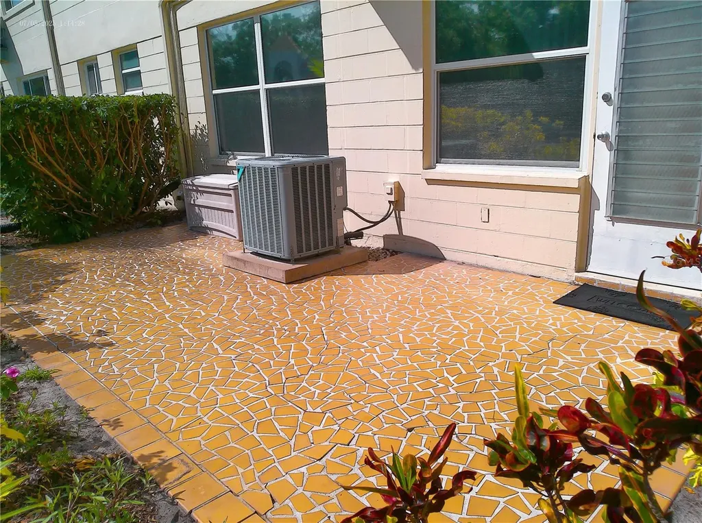 2361 Ecuadorian Way Clearwater FL 33763