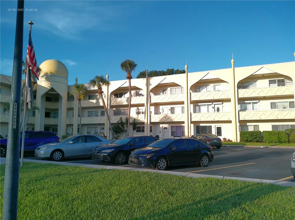 2361 Ecuadorian Way Clearwater FL 33763