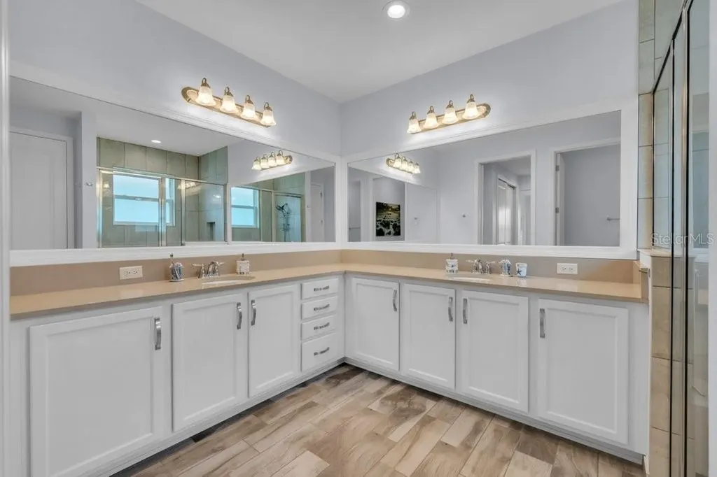 4844 Avila Lakes Drive Wimauma FL 33598