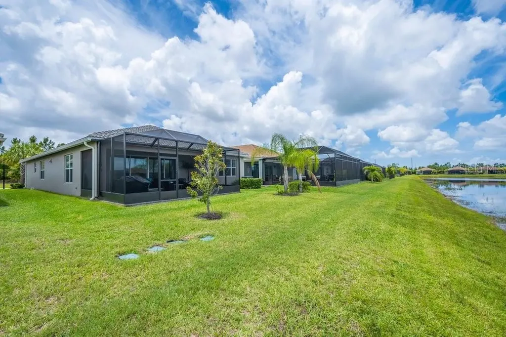 4844 Avila Lakes Drive Wimauma FL 33598