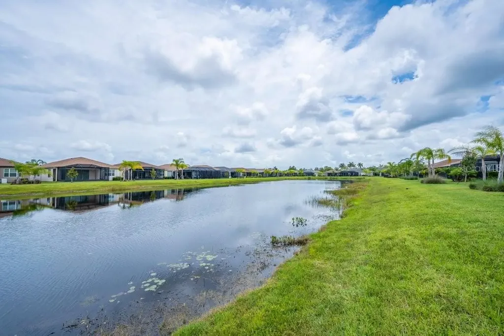 4844 Avila Lakes Drive Wimauma FL 33598