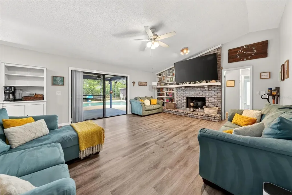 890 Mendoza Drive Orlando FL 32825