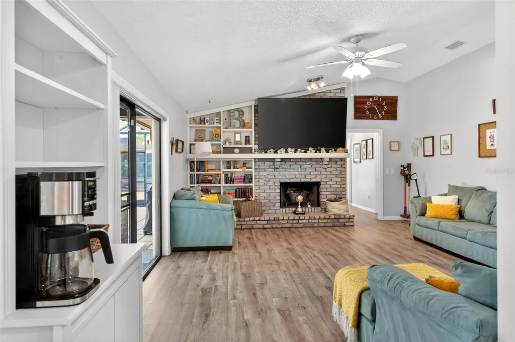 890 Mendoza Drive Orlando FL 32825
