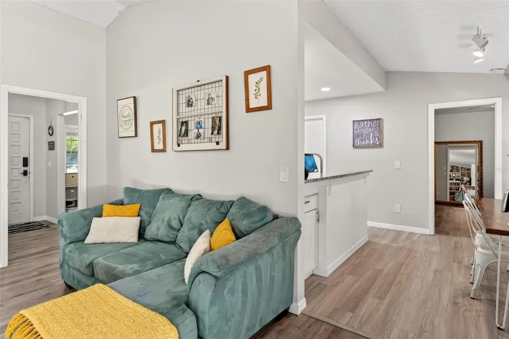 890 Mendoza Drive Orlando FL 32825