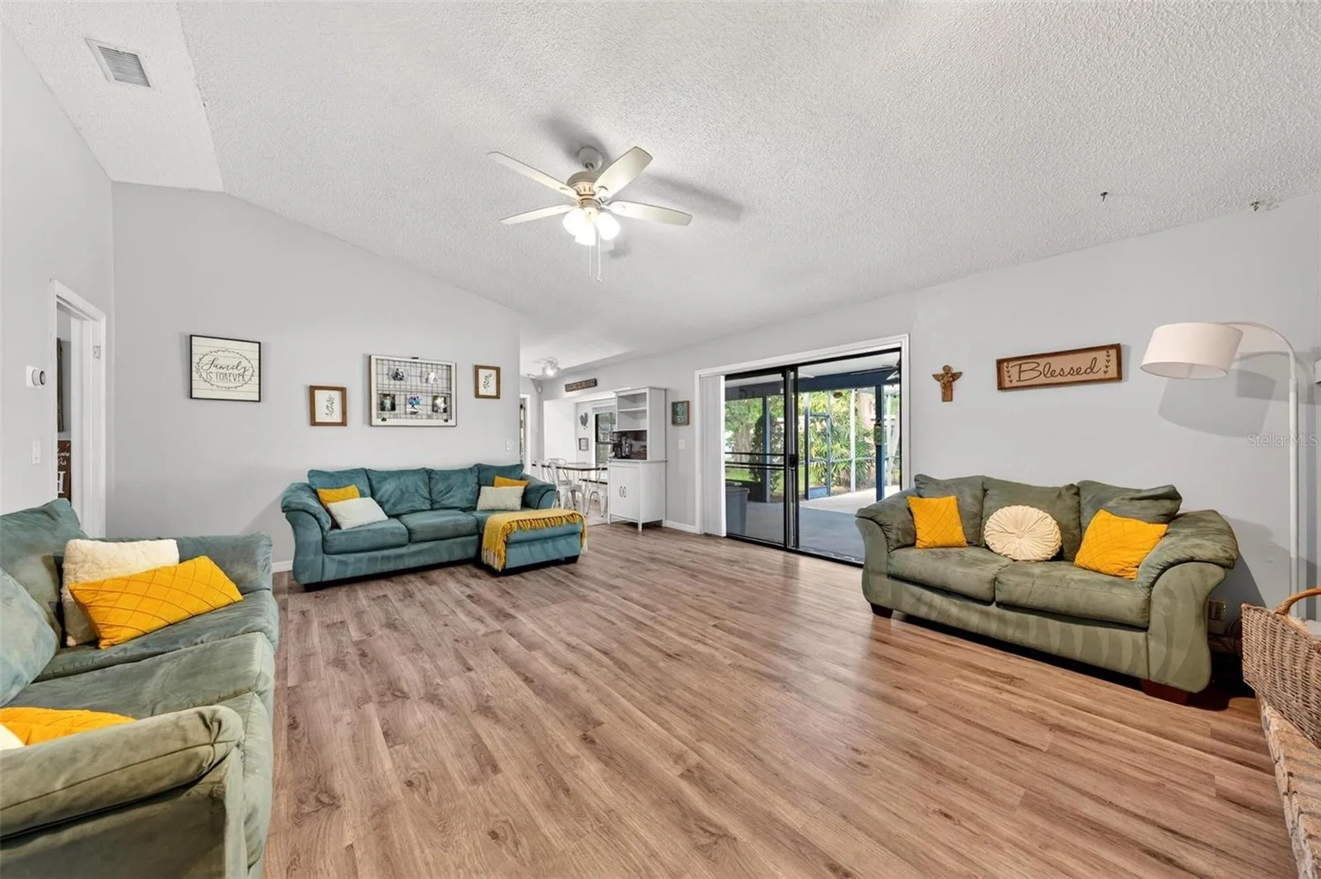 890 Mendoza Drive Orlando FL 32825