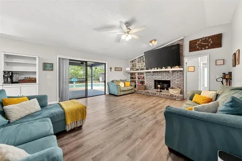890 Mendoza Drive Orlando FL 32825