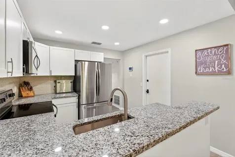 890 Mendoza Drive Orlando FL 32825