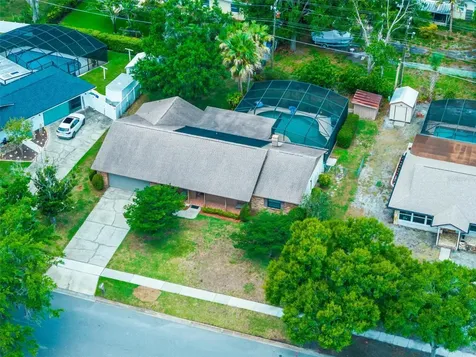 890 Mendoza Drive Orlando FL 32825