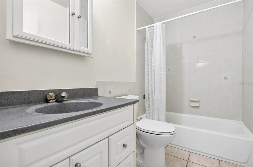 14452 Reuter Strasse Tampa FL 33613