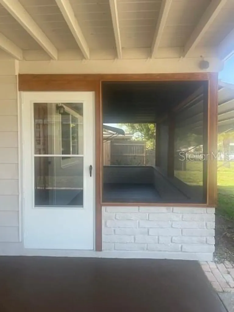 5165 104th Way N St Petersburg FL 33708