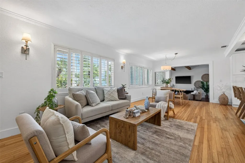 976 Narcissus Avenue Clearwater Beach FL 33767