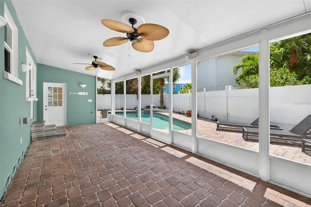 976 Narcissus Avenue Clearwater Beach FL 33767