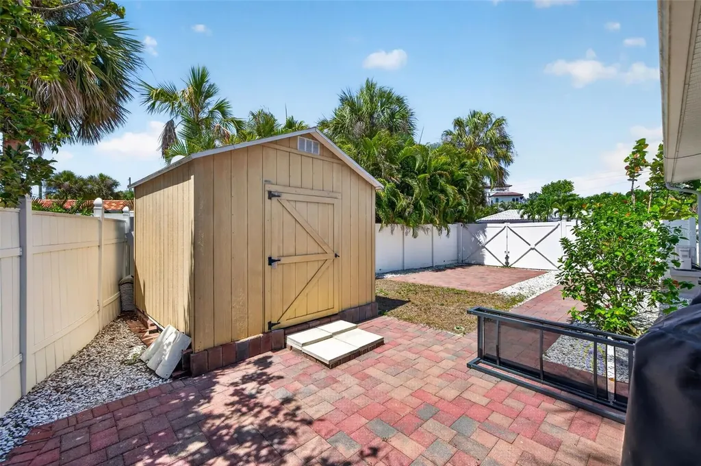 976 Narcissus Avenue Clearwater Beach FL 33767