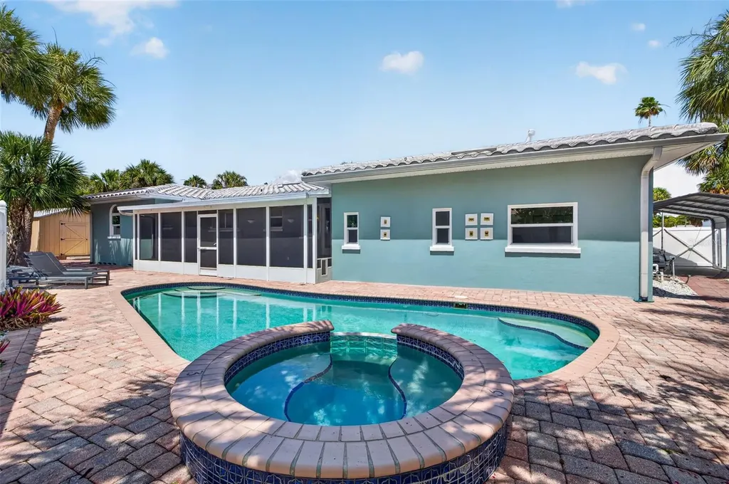 976 Narcissus Avenue Clearwater Beach FL 33767