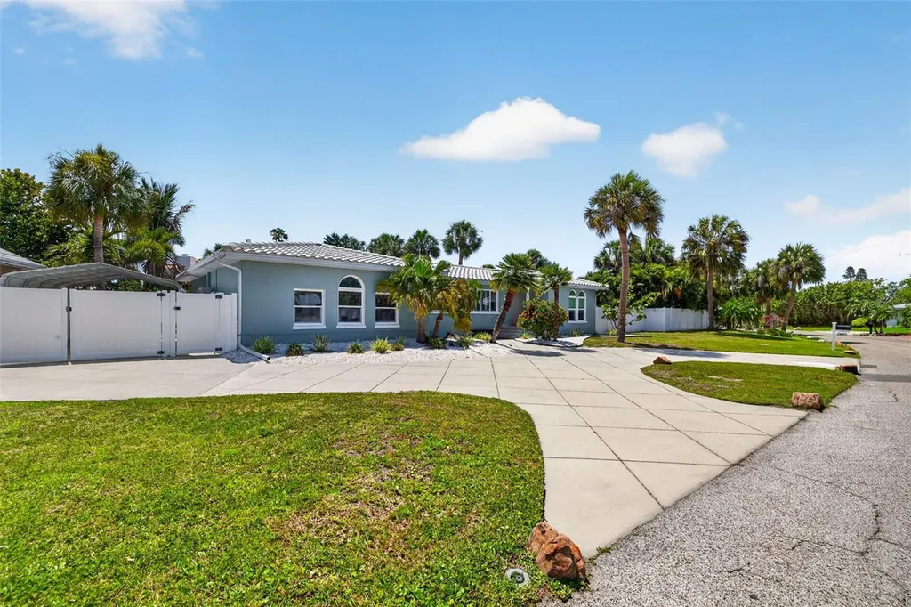 976 Narcissus Avenue Clearwater Beach FL 33767