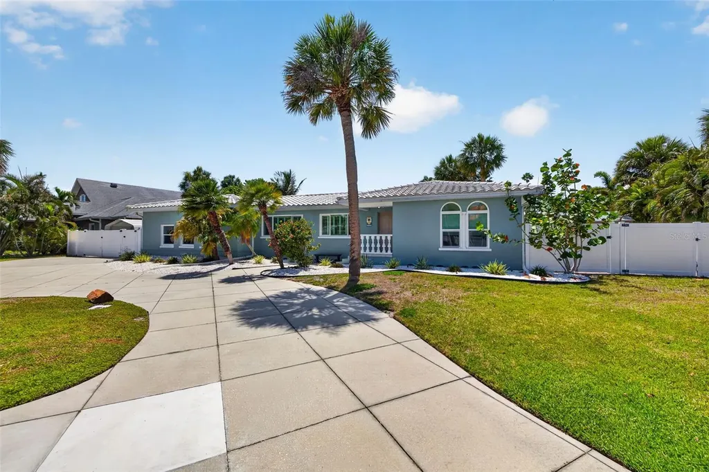 976 Narcissus Avenue Clearwater Beach FL 33767