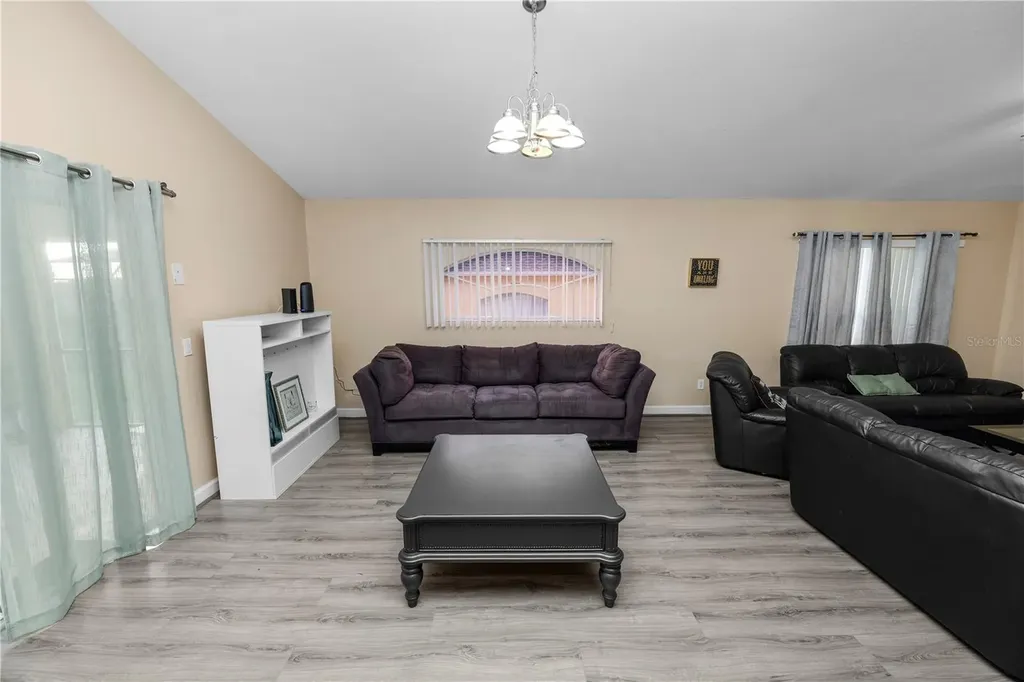 548 Old Bridge Circle Davenport FL 33897