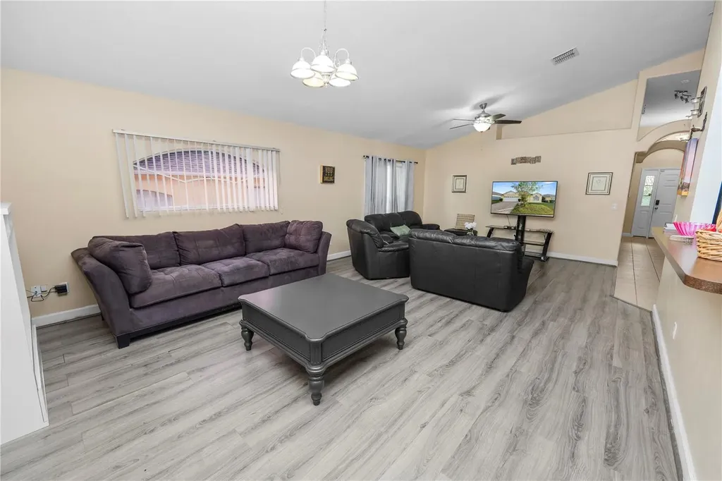 548 Old Bridge Circle Davenport FL 33897