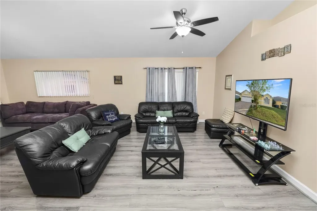 548 Old Bridge Circle Davenport FL 33897
