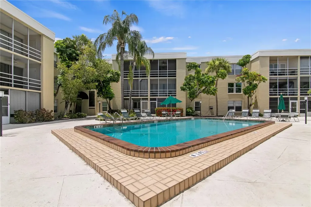 2302 S Manhattan Avenue Tampa FL 33629