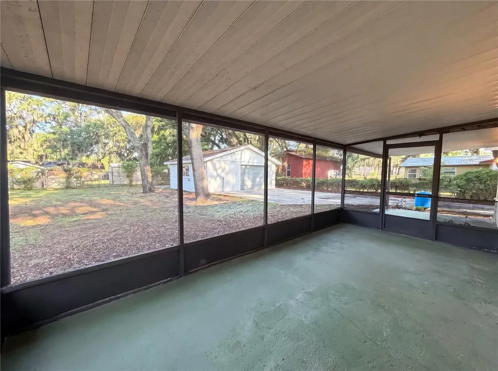103 S Kingsway Road Seffner FL 33584