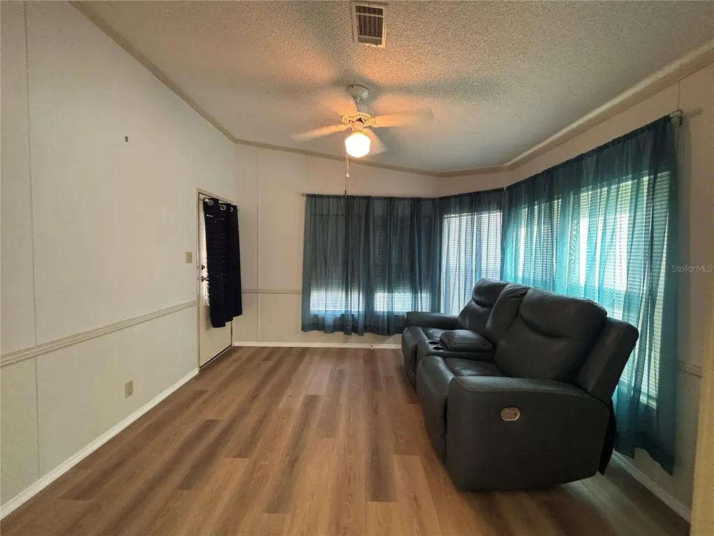 3945 N Citrus Circle Zellwood FL 32798