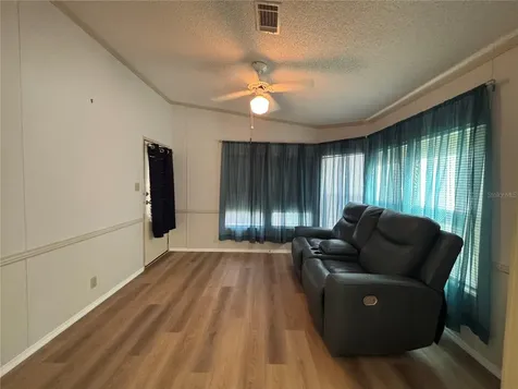 3945 N Citrus Circle Zellwood FL 32798