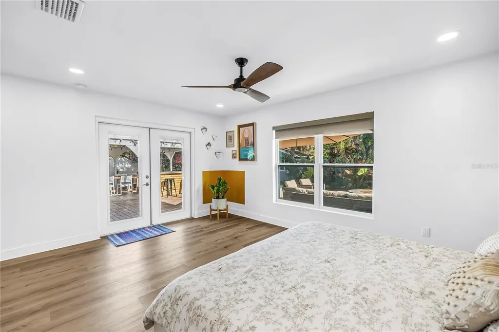 263 42nd Avenue NE St Petersburg FL 33703