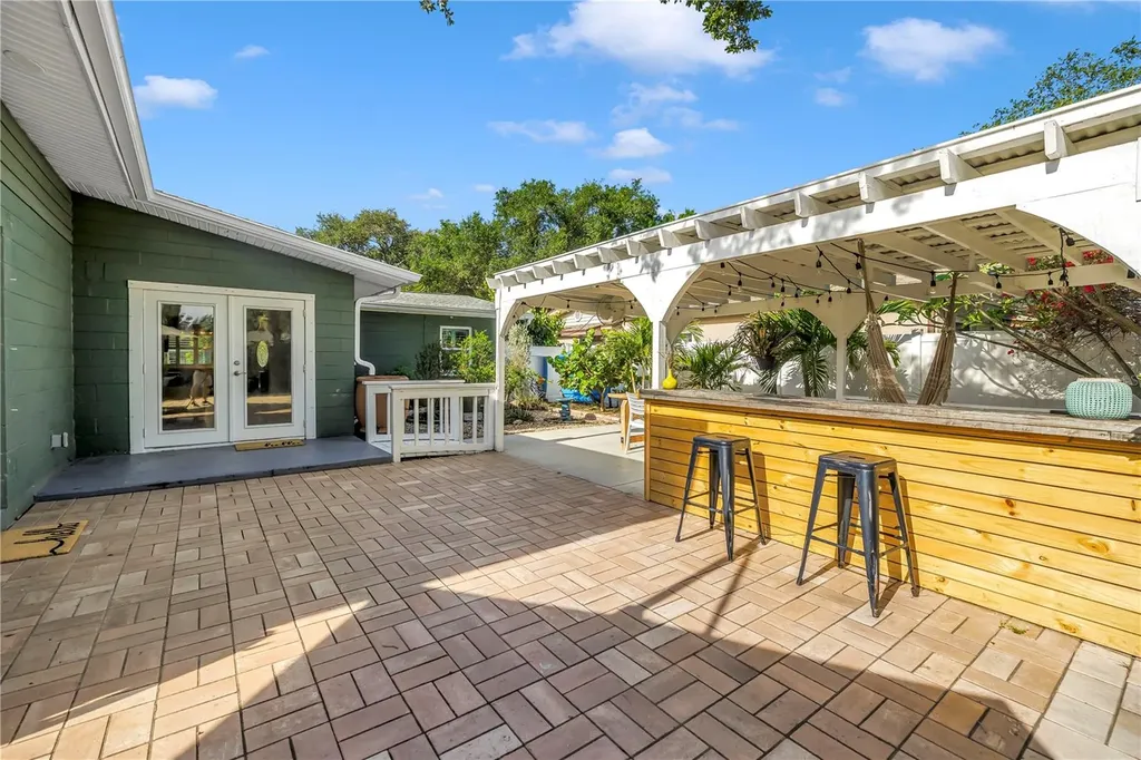 263 42nd Avenue NE St Petersburg FL 33703