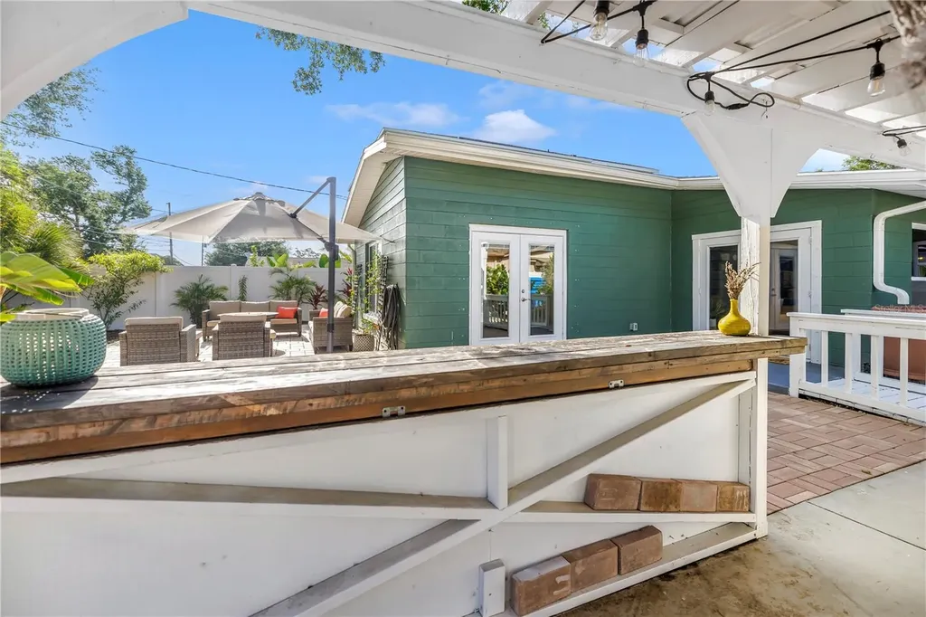263 42nd Avenue NE St Petersburg FL 33703