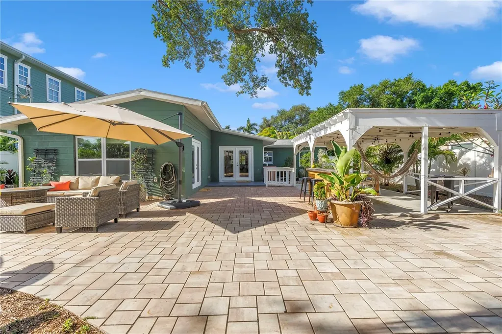263 42nd Avenue NE St Petersburg FL 33703
