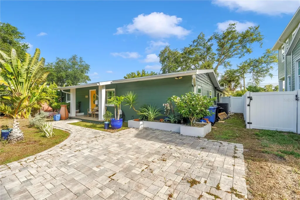 263 42nd Avenue NE St Petersburg FL 33703
