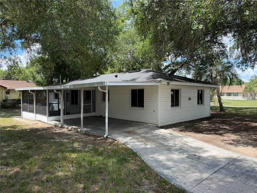 301 S Seminole Avenue Minneola FL 34715