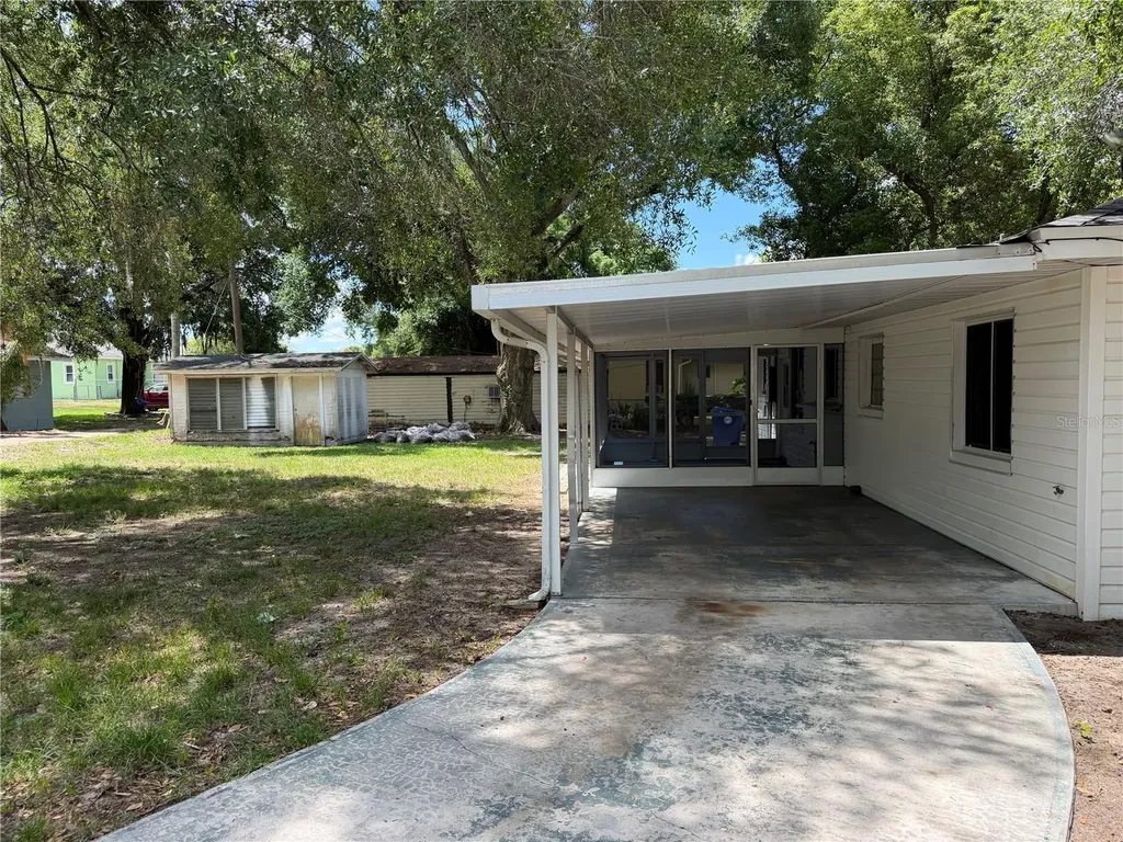 301 S Seminole Avenue Minneola FL 34715