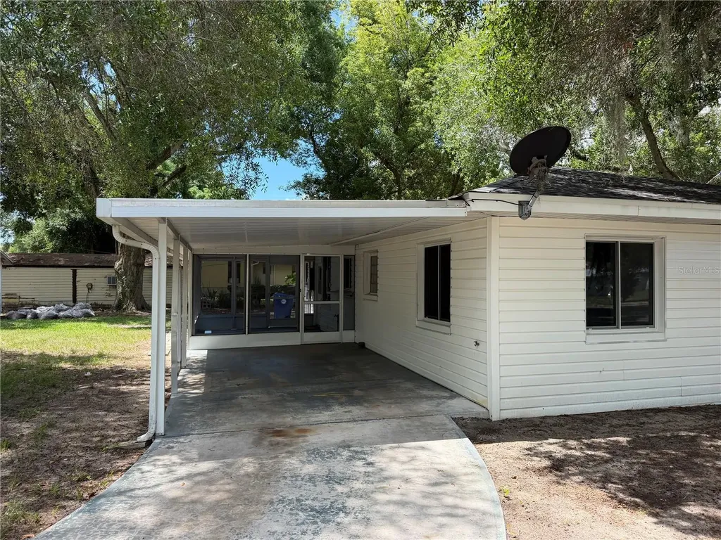 301 S Seminole Avenue Minneola FL 34715