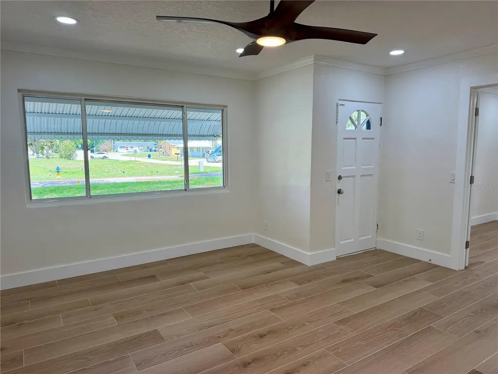 301 S Seminole Avenue Minneola FL 34715