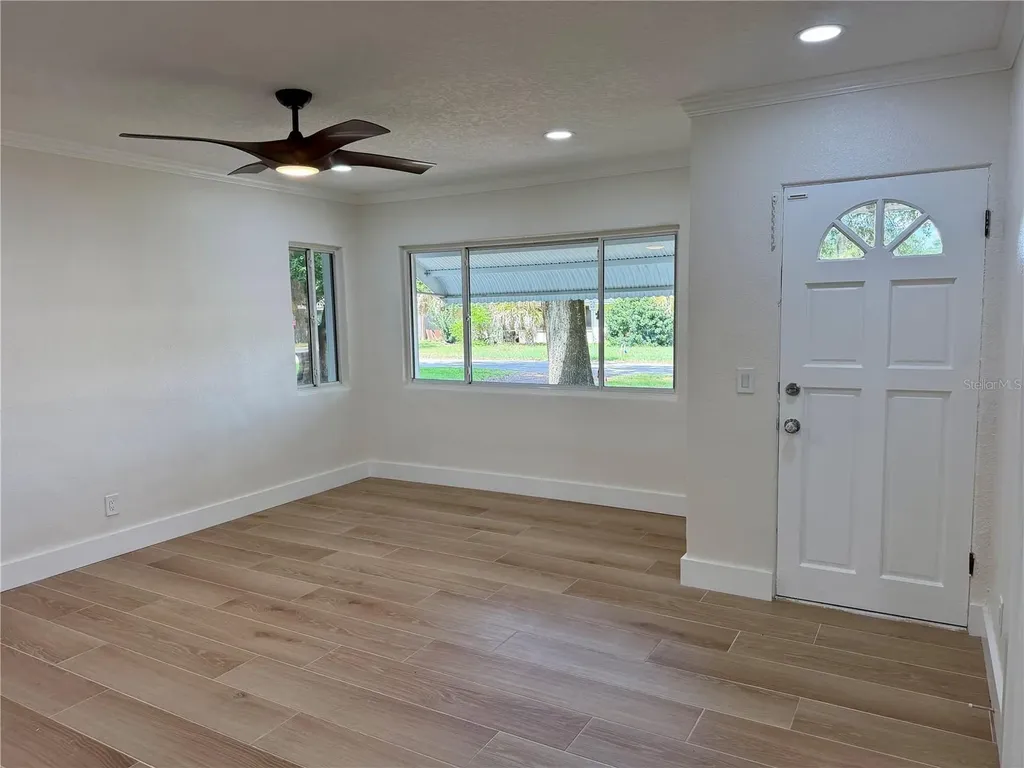 301 S Seminole Avenue Minneola FL 34715