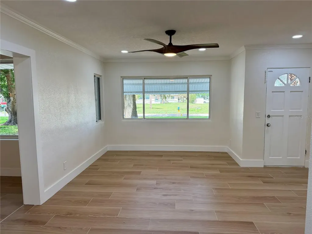 301 S Seminole Avenue Minneola FL 34715