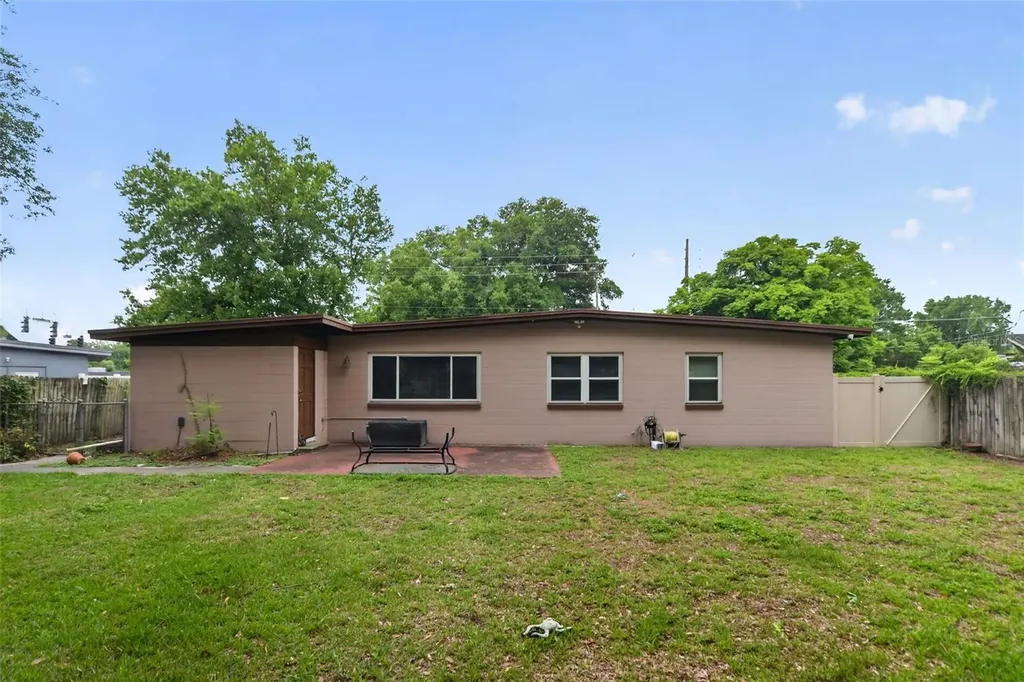 2615 Peel Avenue Orlando FL 32806