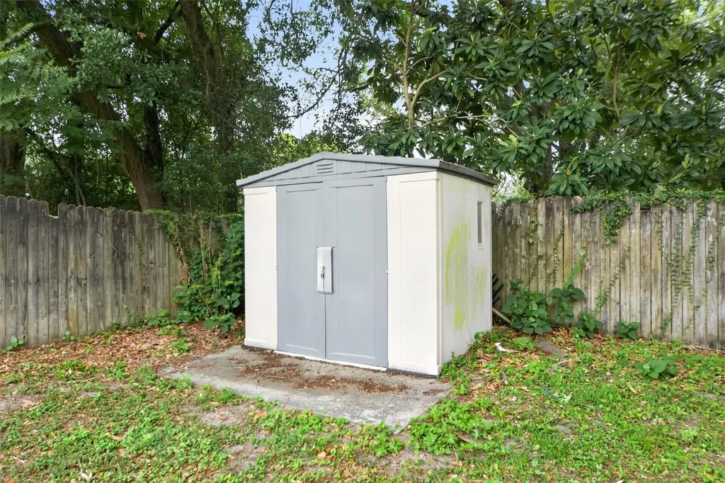 2615 Peel Avenue Orlando FL 32806