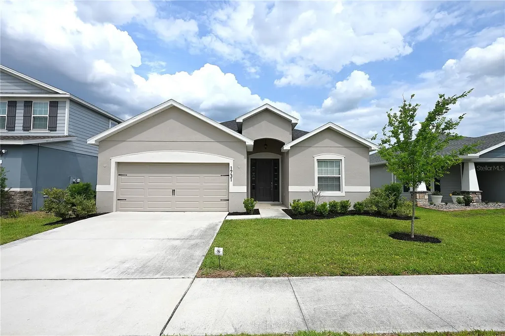 1731 Oceania Avenue Davenport FL 33837