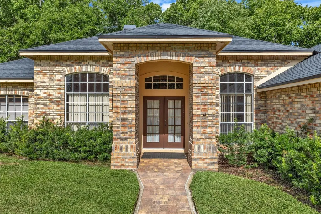 1105 Twin Oaks Circle Oviedo FL 32765