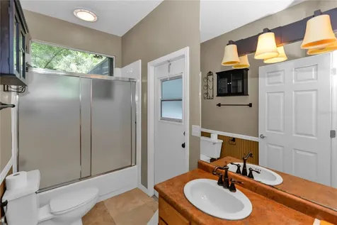 1105 Twin Oaks Circle Oviedo FL 32765