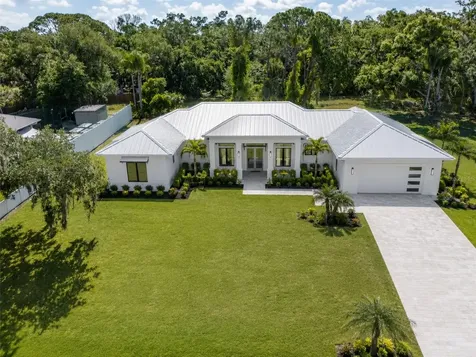 1941 E Leewynn Drive Sarasota FL 34240