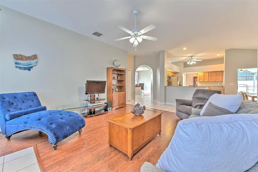 2327 Eagle Bluff Drive Valrico FL 33596