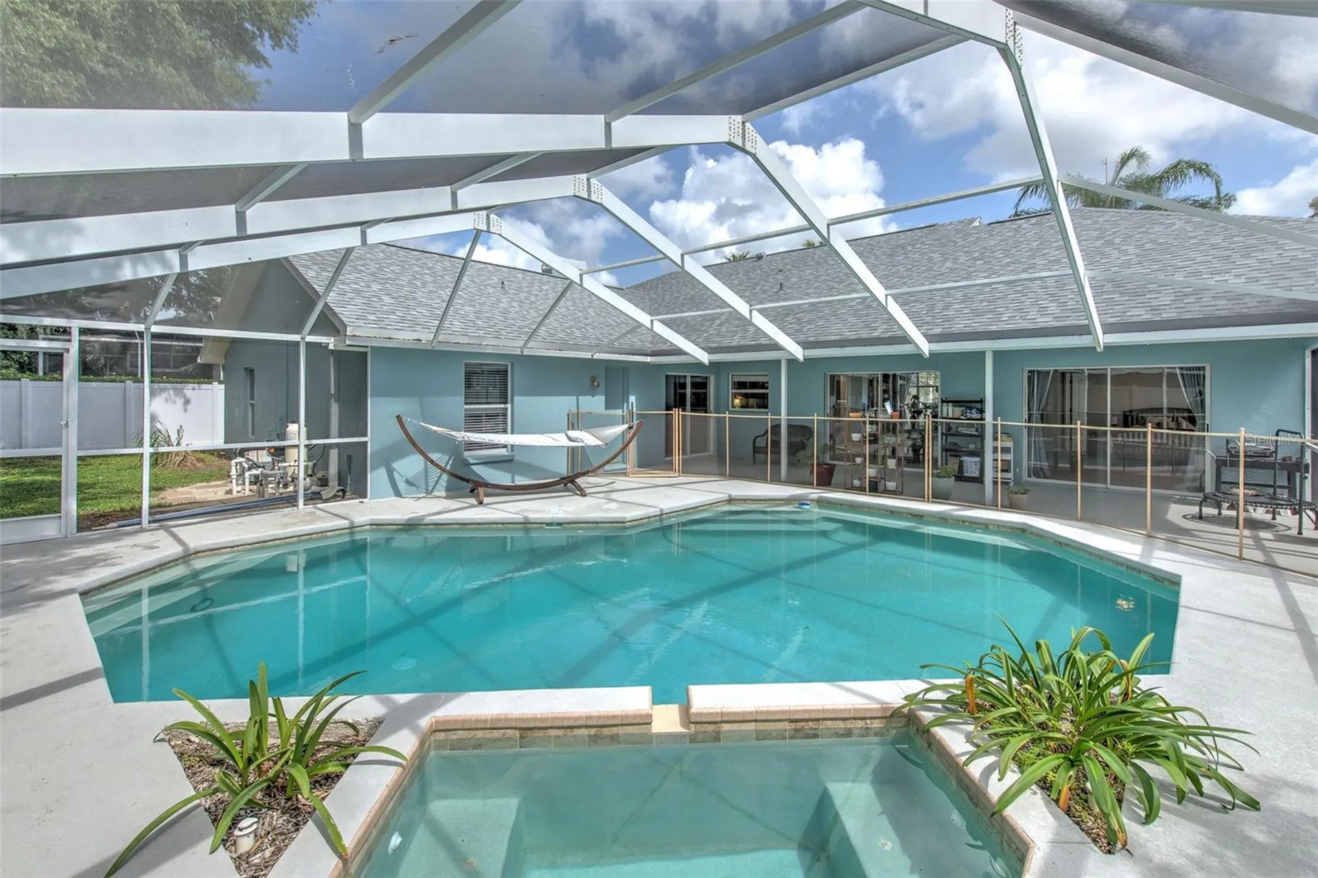 2327 Eagle Bluff Drive Valrico FL 33596