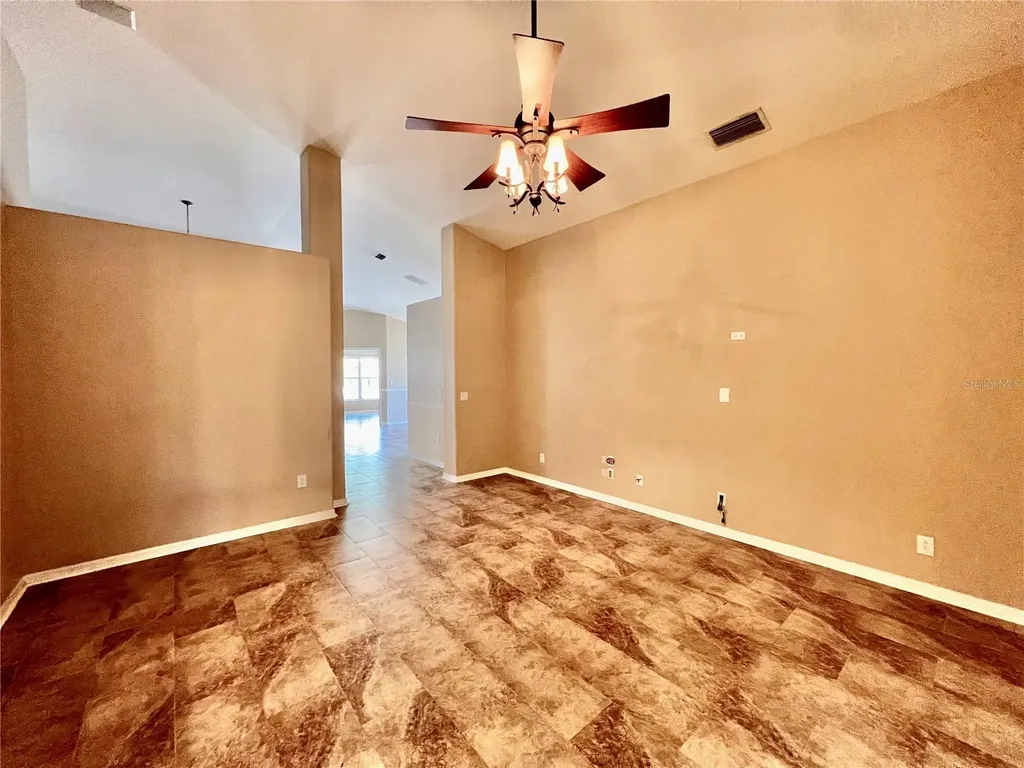 18241 Collridge Drive Tampa FL 33647