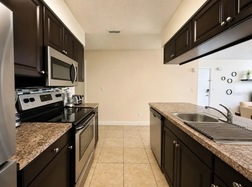 2747 N Poinciana Boulevard Kissimmee FL 34746