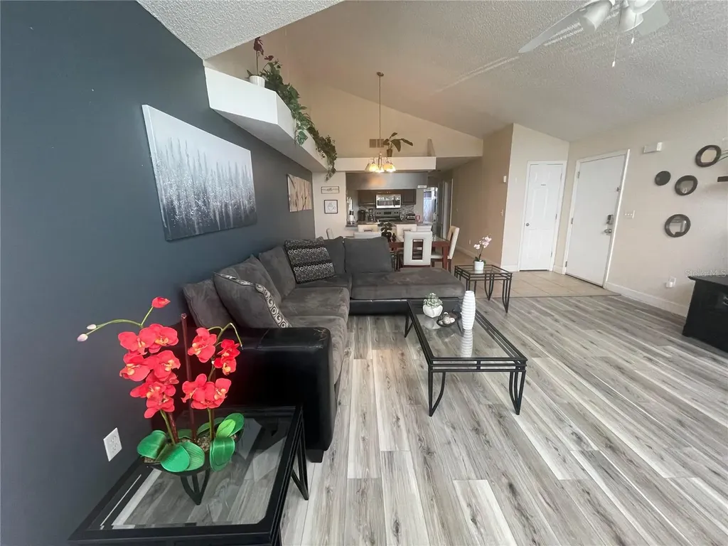 2747 N Poinciana Boulevard Kissimmee FL 34746