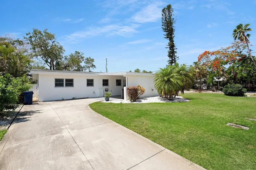 301 41st Avenue St Pete Beach FL 33706